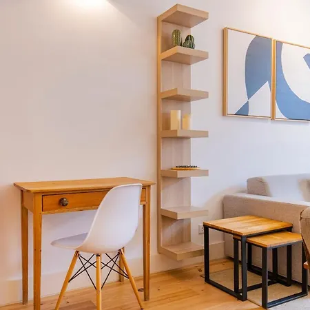 Daire Modern Rustic Flat In Santos By Lovelystay