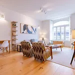 Modern Rustic Flat In Santos By Lovelystay Lägenhet
