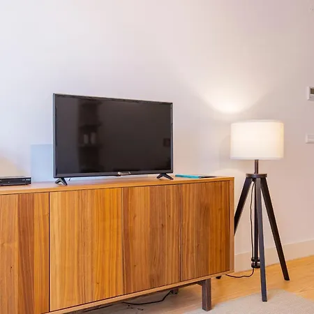 아파트 Modern Rustic Flat In Santos By Lovelystay 리스본