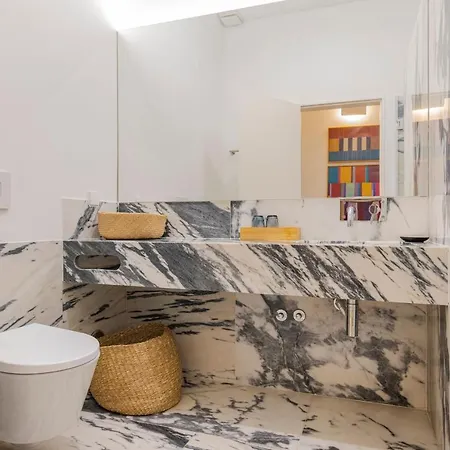 Modern Rustic Flat In Santos By Lovelystay 아파트