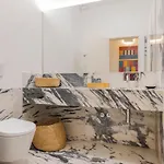 Modern Rustic Flat In Santos By Lovelystay 아파트