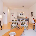 Modern Rustic Flat In Santos By Lovelystay Apartmán *